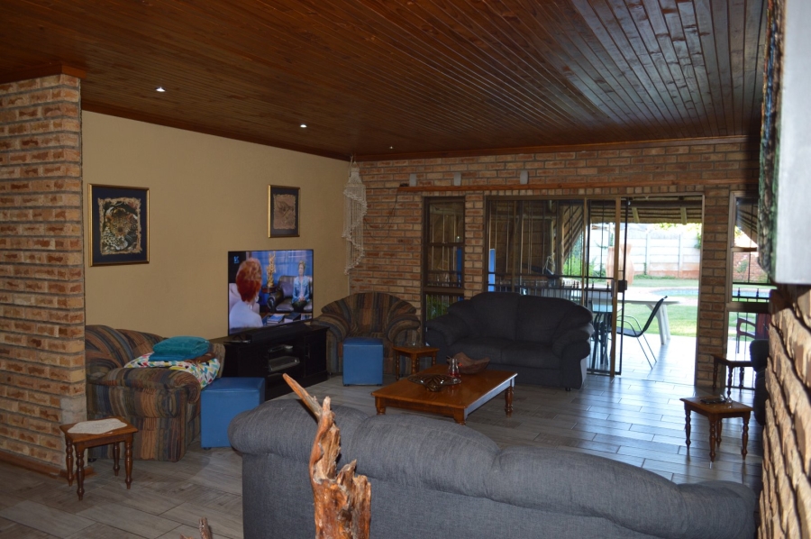 6 Bedroom Property for Sale in Doringkruin North West